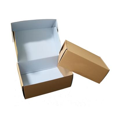 China Recyclable Wholesale Magnet Packaging Eco Friendly Kraft Paperboard Closure Gift Boxes for sale