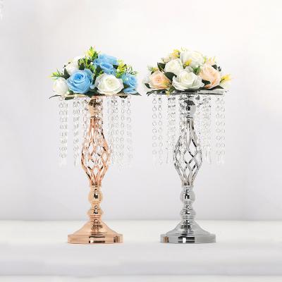 China Unique Romantic Hot Sale 3 Sizes Event Road Lead Flower Stand Metal Silver Wedding Decorations For Tables Centerpiece for sale