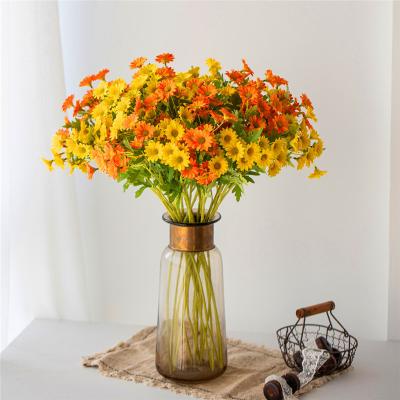 China Long Daisy Flower Mini Artificial Silk Daisy Stem Daisy Artificial Flower For Living Room Chamomile Flower Decor for sale