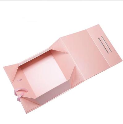 China Recycled Materials Lace Foldable Cardboard Gift Box Packaging With Ribbon for sale