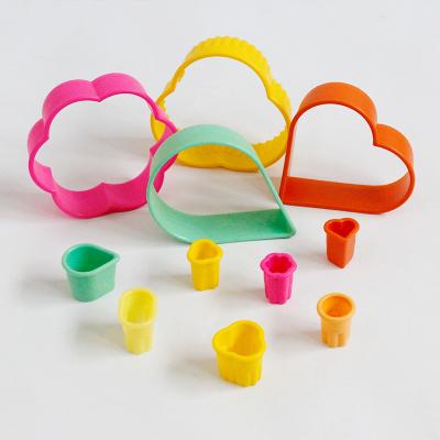 China Sustainable Homemade Treats Round Cookie Cutter Set Plastic Cookie Mold For Cakes Sandwiches Fruits for sale