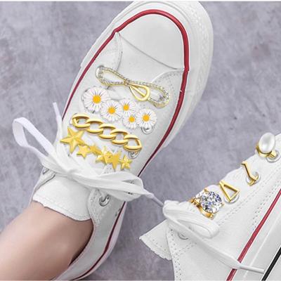 China Shoe Buckle Fashion Metal Lace Shoe Decoration Glitter Croc Lace Charm For Kids Charms Designer Accessory Charms for sale