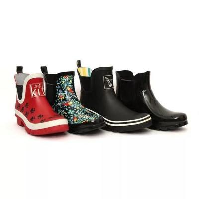 China CUSHIONING Wholesale Ladies Rain Chelsea Boots Women Rain Boots Rubber Waterproof Resistance Rain Boots for sale