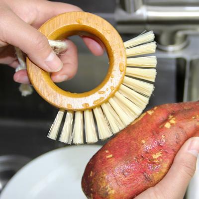 China Viable Custom Natural Hand Held Wooden Kitchen Dish Potato Cleaning Brush for sale