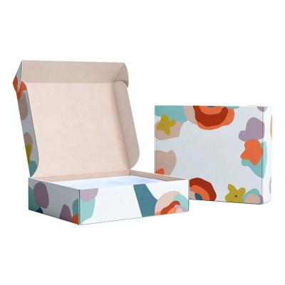 China Logo Foldable Corrugated Small Recyclable Printing Cardboard Clothes Gift Mailer Box Cardboard Packing Boxes For Shipping for sale