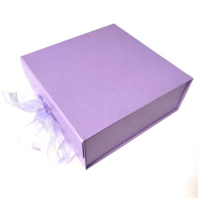 China Recyclable Printing LOGO Bronzing Gray Board Paper Folding Flip Gift Box Customization for sale