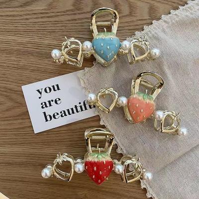 China New Design Hair Accessories Strawberry Beads Metal Alloy Hair Claw Big Cut Lady Sweet Hair Claw High End Hair Accessories for sale