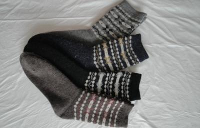 China Breathable Knitted Mens Wool Socks Indoor With Hand Link 5 - 14 UK Size for sale