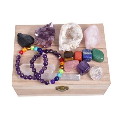 China Europe Natural Wooden Box Crystal Gravel Crystal Healing Stone Set Charm 7 Chakra Stones Kit For Meditation Crystal Stones For Healing for sale