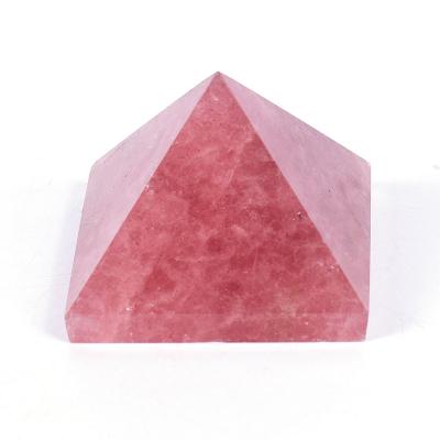 China Wholesale Natural Europe Strawberry Gold Pyramid As Christmas Gift for sale