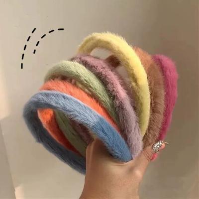 China Wool Friendly Autumn And Winter Plush Headband Fashion Hairband Simple Material Headwear For Women for sale