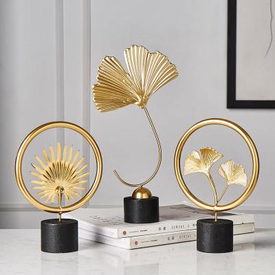 China Minimalist Gold Palm Leaves Plant Ornament Minimalist Modern Bedroom Home Decoration Accessories For Living Room Gold Iron Shape Opens Office Decor for sale