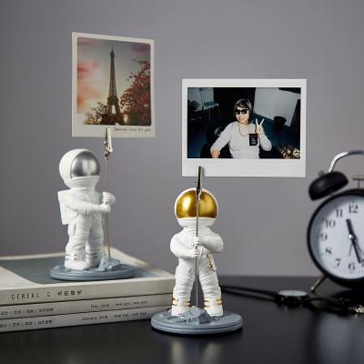 China China Miniature Resin Astronaut Character Decoration Room Sculpture Statue Gift China Kid Storage Photo Shop Props Home Decor Model for sale