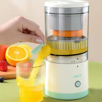 China 2022 new usb commercia patents citrus orange juicer portable slow cold electric citrus orange masticating nama blender mini juicer for sale