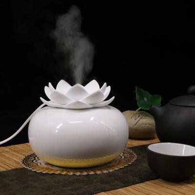 China Hot Styles Christmas Gift Essential Oil Aroma Ceramic Diffuser Silent Air Hydration Humidifier for sale