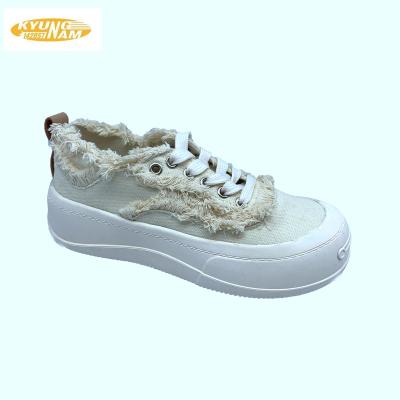 China Wholesale Fashionable Canvas Shoes Fashion Trend Canvas Shoes Woman White Lightweight Breathable Sneaker for sale