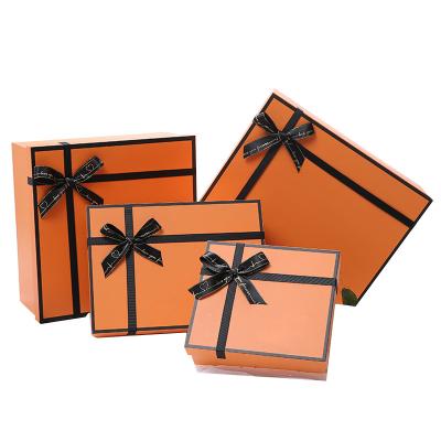 China Recyclable Custom Luxury Cardboard Box For Gift Packages With Insert for sale