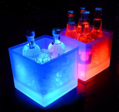 China Viable Custom Wholesale Acrylic Beer Wine Drinks Acrylic Cooler Ice Buckets With Led for sale