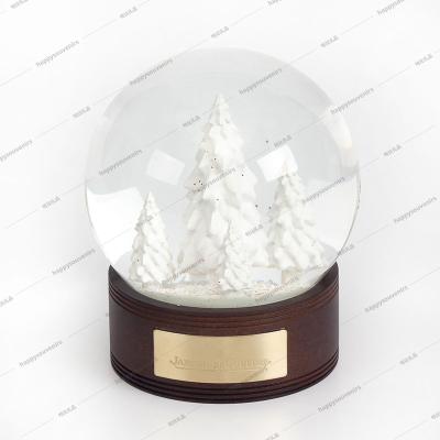 China Hot Selling High Quality Custom Environmental Christmas Snow Globe Water Snow Globe For Souvenir for sale