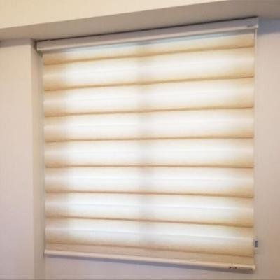 China Luxury White Intelligent Window Blinds Electric Windproof For Cafe for sale