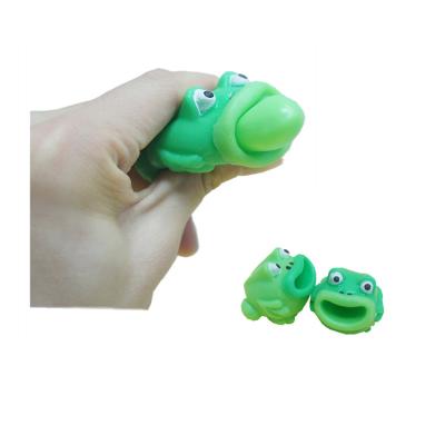 China Hot Selling Animal Release Pressure Tongue Noise Squeeze Frog Toys for sale