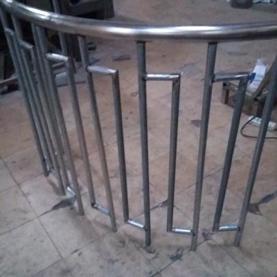 China Hotel Outdoor Decorative Wrought Iron Balcony Railings for sale