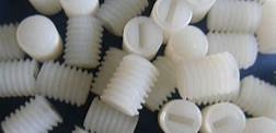 China M4 Ingelaste Plastic Nylon Setscrews Ingepaste Bout voor Tussenvoegsel Witte Kleur Te koop