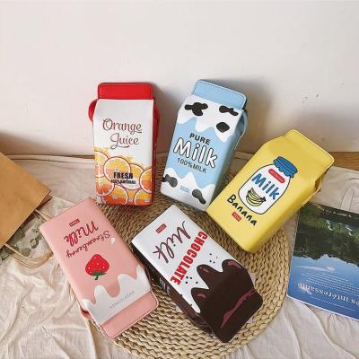 China PU 2022 New Fruit Summer PU Printed American Shoulder Bag Girl Women's Cartoon Cute Banana Milk Strawberry Shoulder Bag for sale