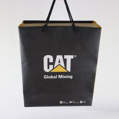 China Recyclable Hot Selling Fashionable Black Gift Paper Shopping Bag for sale