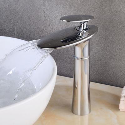 China Modern Single Handle Basin Vanity Sink Faucet Waterfall Bathroom Mixer Deck Mounted Hot And Cold Water Sink Faucet for sale