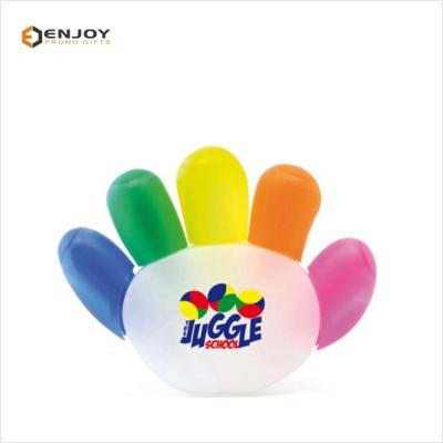 China Impresión personalizada de plástico de 5 colores dedos forma de la mano destacador para promociones niños usar en venta