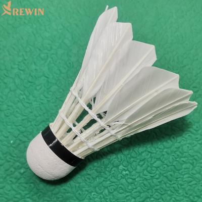 China Cheap 501 Club Duck Feather Good Quality Badminton Shuttlecock for sale