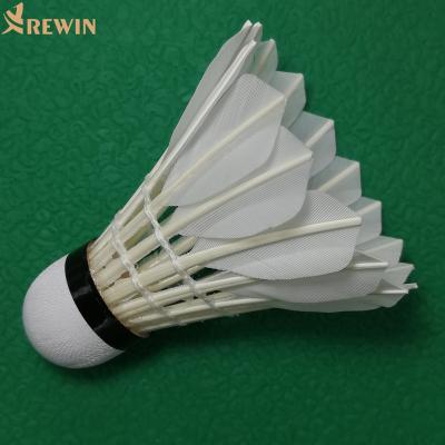 China Cheap hot sales club 405 goose feather badminton shuttlecock for sale