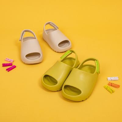 China Around 2022 New Comfortable Slippers Child Slippers Slippers For Kids for sale