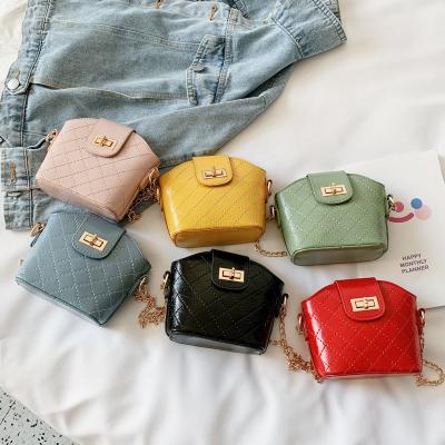 China 2021 Nylon New Style Kid's Mini Purse Handbag Crossbody Bags For Baby Messenger Bag Korean Fashion Girls Chain Shoulder Bags for sale