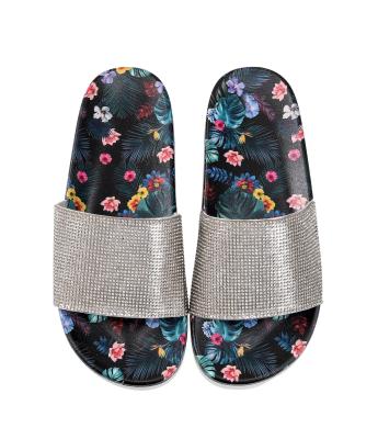 China CUSHIONING 2021 Summer Beach Word Pattern One Slippers Personalized Flat Bottom Non Indoor Fashion Women's Slippers Slippers Outdoor for sale