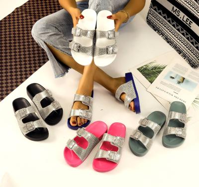 China 2021 Wholesale Fashion Crystal Women Slides Outdoor And Hot Sale Fashion PVC Glitter Sandals Comfortable Indoor Slides For Women for sale