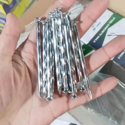 China Industria Angular Espiral clavos de hormigón precisos para la construcción de edificios en venta