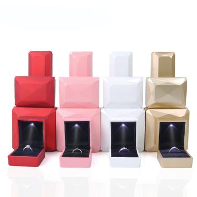 China Recyclable Wholesale Luxury Custom Leather Jewelry Box Wedding Necklace Pendant Ring Led Lights Box Packaging for sale