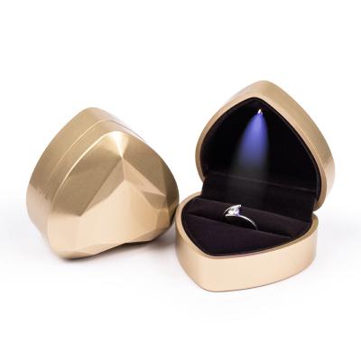 China Recyclable Luxury Heart Led Light Jewelry Packaging Box For Rings And Necklaces Jewelry Luxury Big Wedding Ring Box With Led Light for sale