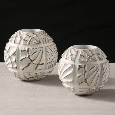 China Home Decoration Nordic Resin Candlestick Spherical Home Decoration Opens Gifts for sale