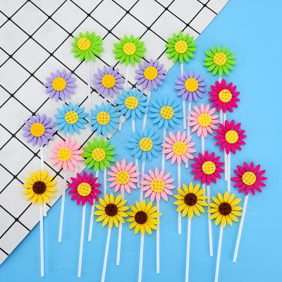 China Plug & Play Nonwoven Fabric Daisy Shaped Cake Toppers Birthday Party Cake Ornament Decoration Card Accessory for sale