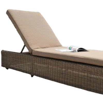 China Wicker Folding Bed Chaise Lounge Outdoor Beach Hotel Garden Furniture Pool Sun Chair White Aluminum Rattan Sofa Modern for sale