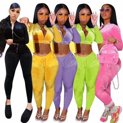 China 2022 Custom Logo Velvet Tracksuit For Women Breathable Crop Top Two Piece Pants Set Velvet Zipper Up Jogging Sweatsuit Track Suit 2 Piece Set for sale