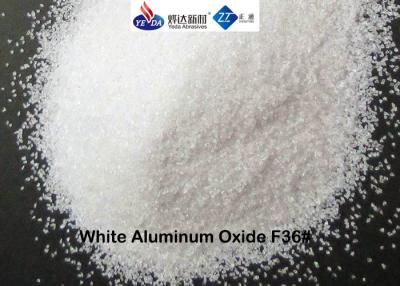 Chine Le blanc a fondu des médias de soufflage d'oxyde d'aluminium d'alumine F36 # pour graver à l'eau-forte/décorant à vendre