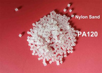 China Los medios de voladura de la gota plástica blanca llevan - la densidad a granel de nylon resistente G/Cm3 del PA 1,13 de la arena en venta