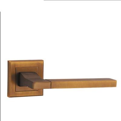 China Modern Type High Quality Hardware Products Door Handle for sale