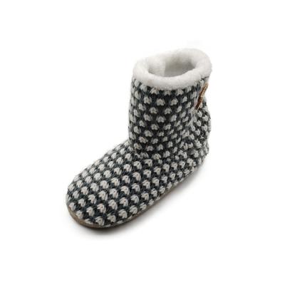 China Newest Hot Selling Antiskid Knitting Slippers Winter Warm Soft Indoor Snow Boots Rubber Sole For Women Snow for sale