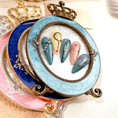 China Retro IMAGNAIL 9 Designs New Retro Crown Flower Beads Resin Nail Art Display Painting Nail Art Palette for sale