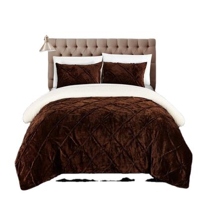 China Anti Dust Mite Custom Queen Size Factory Room Bed Set Californian King Comforter Set Bedding Plush Comforter Set for sale